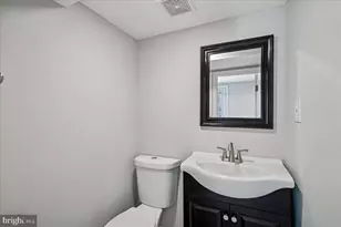 725 Croissant Pl SE, Washington, DC 20019 - Photo 30