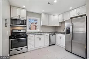 725 Croissant Pl SE, Washington, DC 20019 - Photo 12