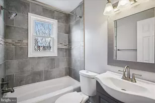 725 Croissant Pl SE, Washington, DC 20019 - Photo 18