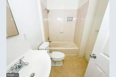 1835 D Street NE, Washington, DC 20002 - Photo 32