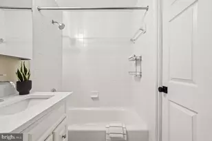 1621 T St NW, Washington, DC 20009 - Photo 26