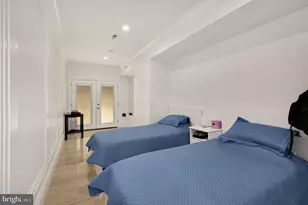 729 NW Kenyon Street NW, Washington, DC 20010 - Photo 8