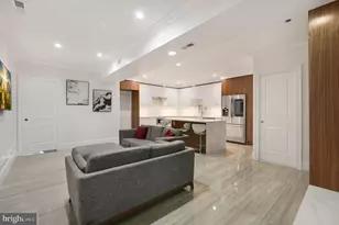 729 NW Kenyon Street NW, Washington, DC 20010 - Photo 2