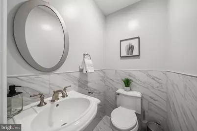 656 9th Street NE, Washington, DC 20002 - Photo 18