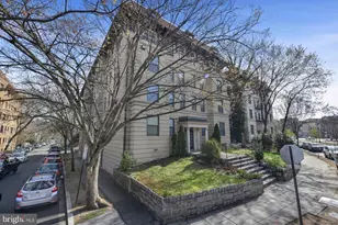 2633 Adams Mill Rd NW, Washington, DC 20009 - Photo 2