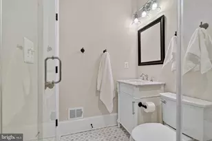 915 Hamilton St NW, Washington, DC 20011 - Photo 28