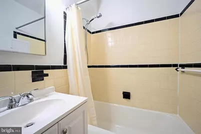 2500 Q Street NW #430, Washington, DC 20007 - Photo 18