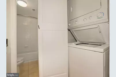 3611 38th Street NW #403, Washington, DC 20016 - Photo 8