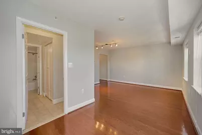 3611 38th Street NW #403, Washington, DC 20016 - Photo 2
