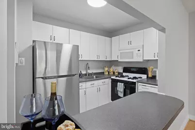 1260 21st Street NW #108, Washington, DC 20036 - Photo 8