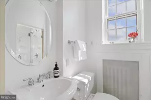 1617 35th St NW, Washington, DC 20007 - Photo 20