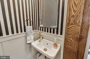 906 8th St NE, Washington, DC 20002 - Photo 12