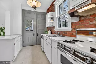 2322 37th St NW, Washington, DC 20007 - Photo 12