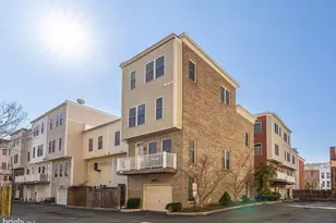 920 4th St SE, Washington, DC 20003 - Photo 32