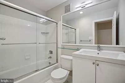 1620 Beekman Place NW #D, Washington, DC 20009 - Photo 6