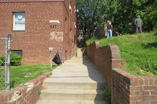 927 52nd St NE, Washington, DC 20019 - Photo 2