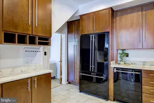 911 Independence Ave SE, Washington, DC 20003 - Photo 18