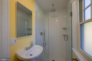 5717 Chevy Chase Pkwy NW, Washington, DC 20015 - Photo 24