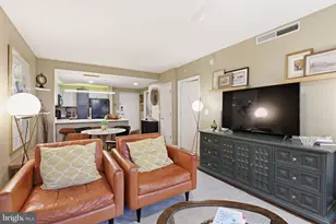 350 G St SW, Washington, DC 20024 - Photo 12