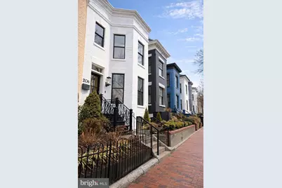 206 10th Street NE, Washington, DC 20002 - Photo 2