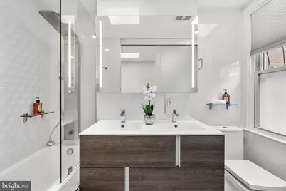 320 G Street SE, Washington, DC 20003 - Photo 36