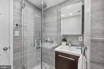 320 G Street SE, Washington, DC 20003 - Photo 8