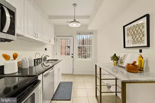 909 8th St NE, Washington, DC 20002 - Photo 8