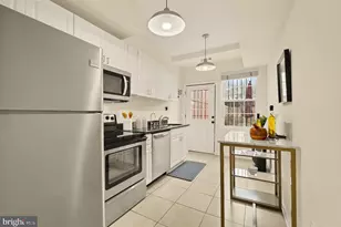 909 8th St NE, Washington, DC 20002 - Photo 8