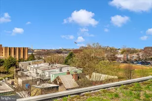 900 11th St SE, Washington, DC 20003 - Photo 32
