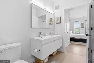 900 11th Street SE #203, Washington, DC 20003 - Photo 14