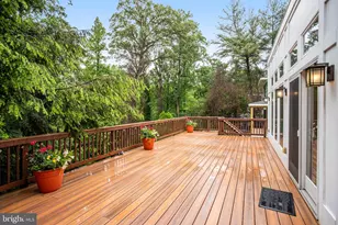 2739 Chesapeake St NW, Washington, DC 20008 - Photo 10