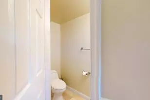 615 16th St NE, Washington, DC 20002 - Photo 4