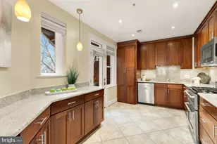 1915 Calvert St NW, Washington, DC 20009 - Photo 30