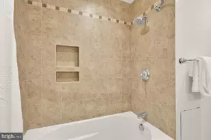 1915 Calvert St NW, Washington, DC 20009 - Photo 24