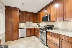 1915 Calvert St NW, Washington, DC 20009 - Photo 32