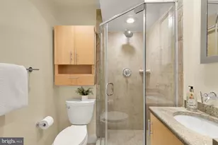 1915 Calvert St NW, Washington, DC 20009 - Photo 18