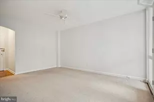 1 Scott Cir NW, Washington, DC 20036 - Photo 4