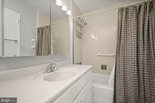 4101 Cathedral Ave NW, Washington, DC 20016 - Photo 12