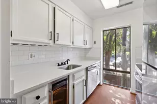 3115 Hawthorne Dr NE, Washington, DC 20017 - Photo 2