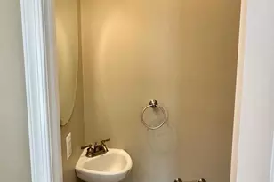 1227 Linden Pl NE, Washington, DC 20002 - Photo 6