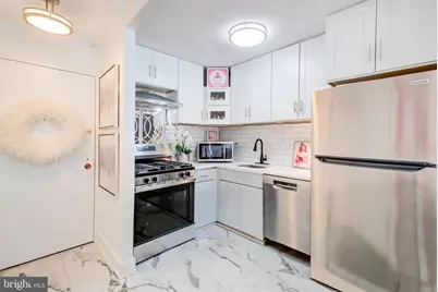 700 7th Street SW #313, Washington, DC 20024 - Photo 2