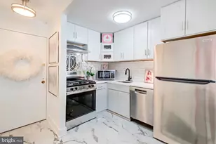 700 7th St SW, Washington, DC 20024 - Photo 2