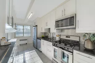 4201 Cathedral Ave NW, Washington, DC 20016 - Photo 16