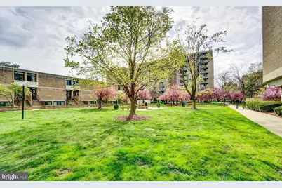 240 M Street SW #E406, Washington, DC 20024 - Photo 2