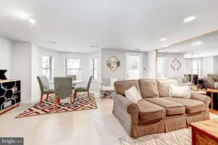 1124 25th St NW, Washington, DC 20037 - Photo 8