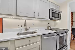 3225 Grace St NW, Washington, DC 20007 - Photo 10
