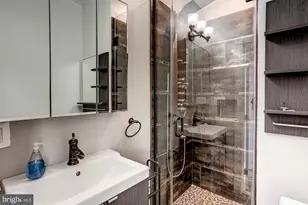 1016 G St SE, Washington, DC 20003 - Photo 32