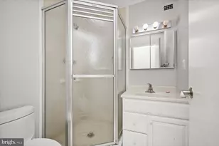 4101 Cathedral Ave NW, Washington, DC 20016 - Photo 14