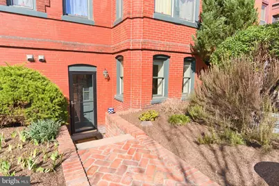 226 5th Street SE #102, Washington, DC 20003 - Photo 4