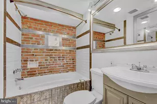 1118 Girard St NW, Washington, DC 20009 - Photo 16